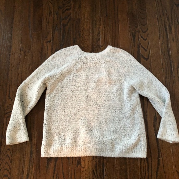 abercrombie kids Girls 15/16 Heathered White/Black Oversized Fuzzy Sweater - EUC - Picture 8 of 9